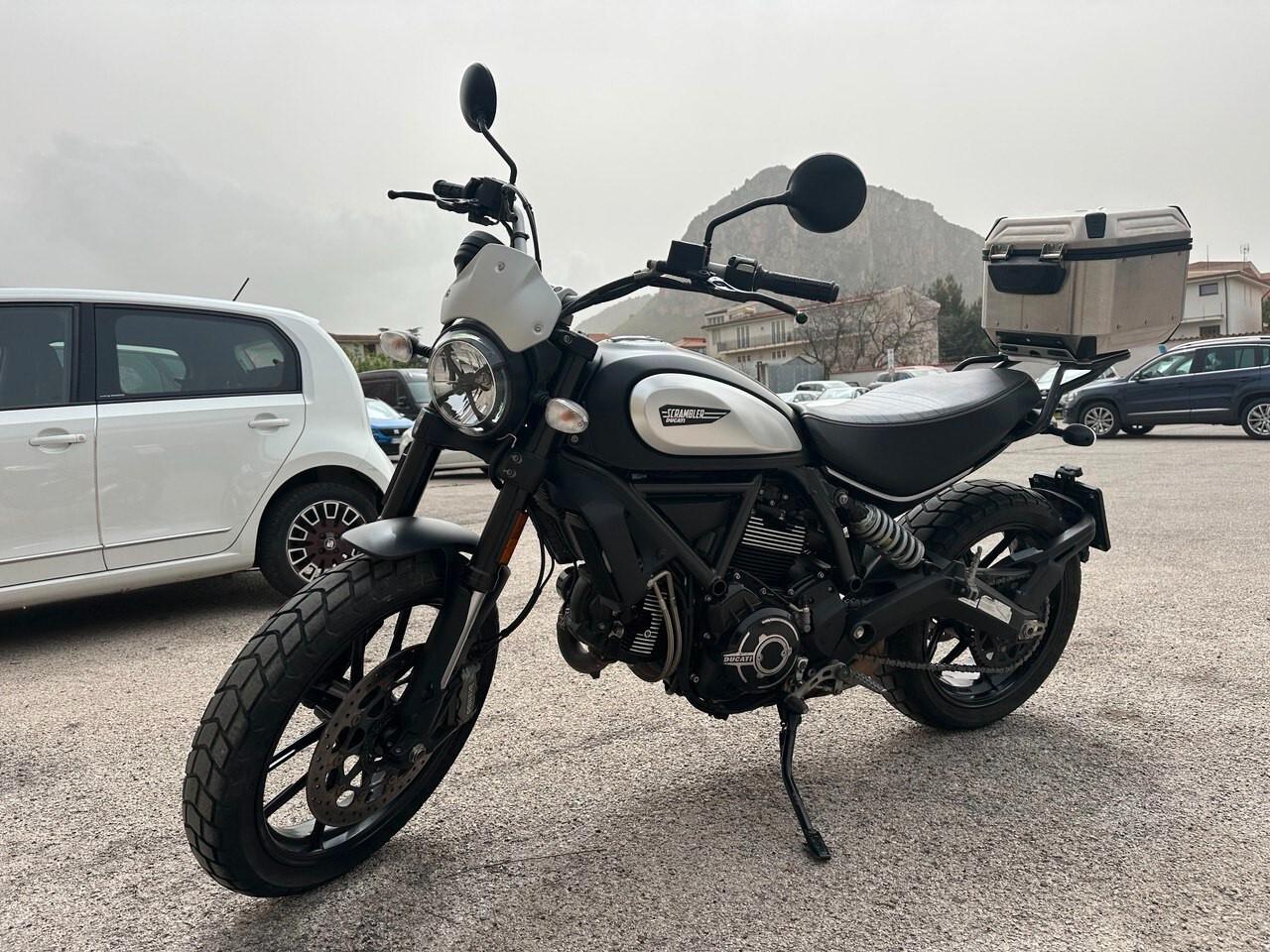 Ducati Scrambler Icon Dark 800