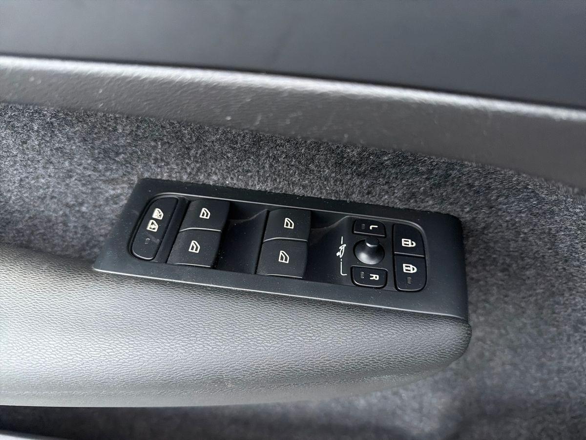 VOLVO XC40 2.0 b3 Core auto