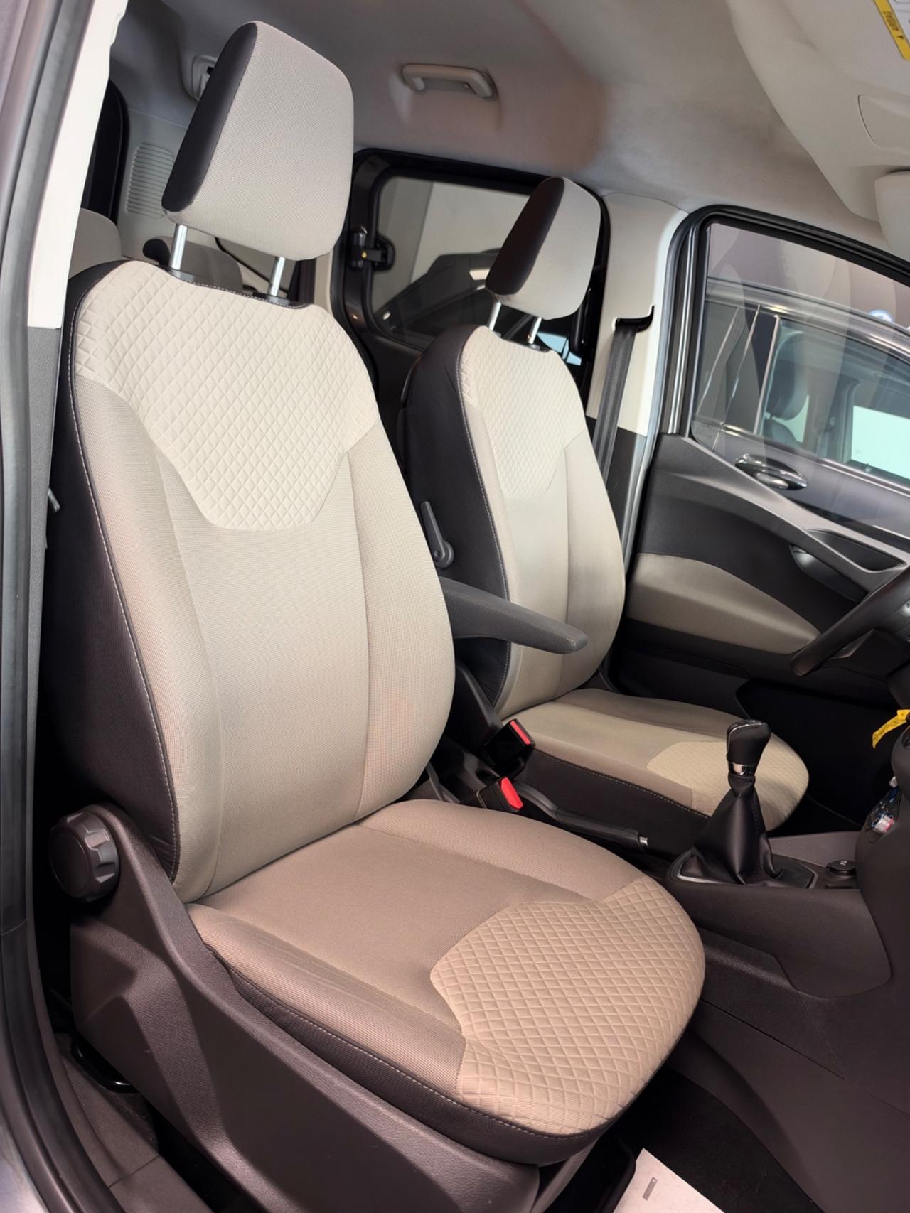 Ford Tourneo Courier 1.5 TDCI 95 CV Titanium
