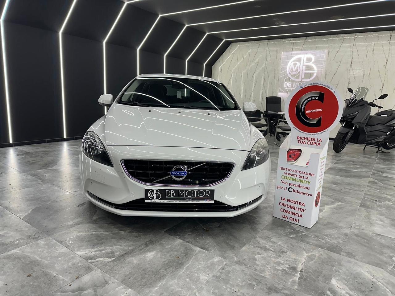 Volvo V40 V40 II 2012 1.6 d2 R-design Momentum