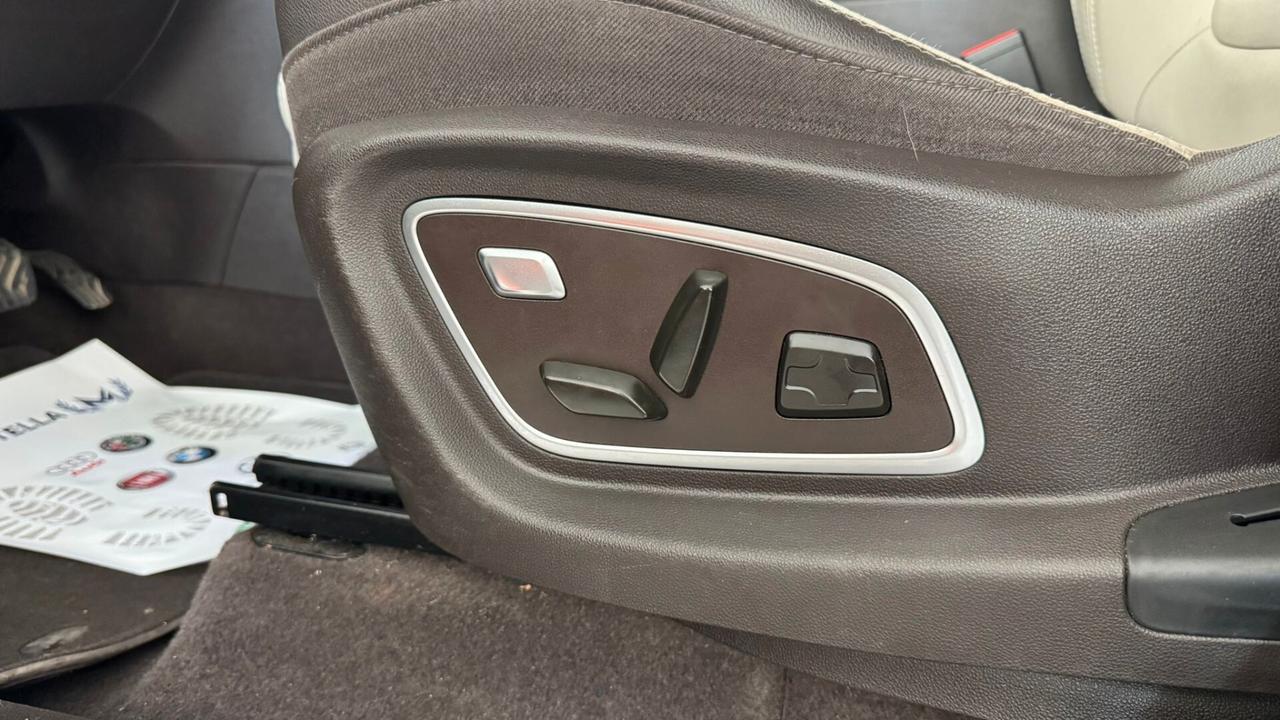 Renault Espace dCi 160CV EDC Energy Initiale Paris 4Control