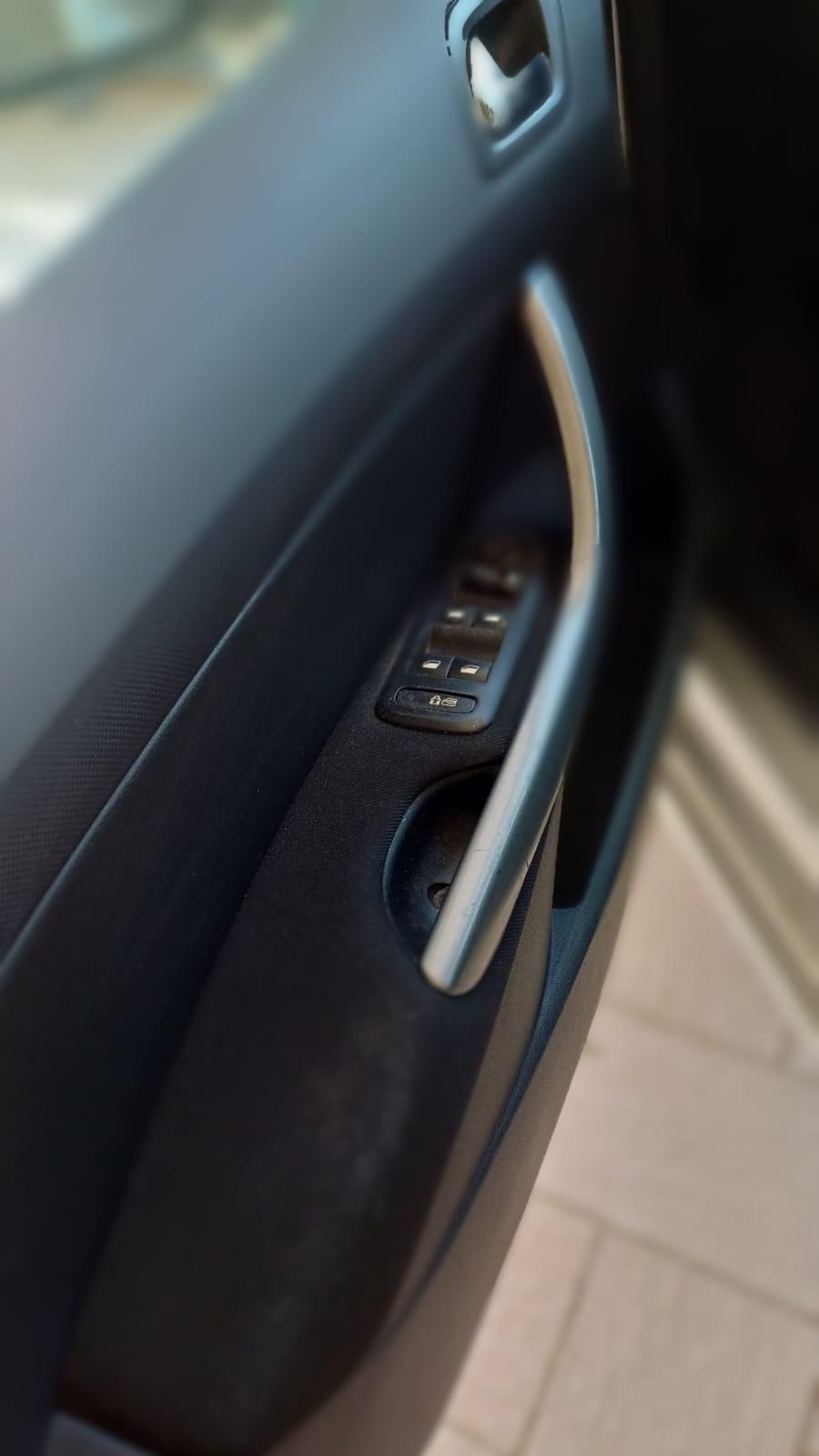 Peugeot 3008 1.6 HDi 110CV Premium