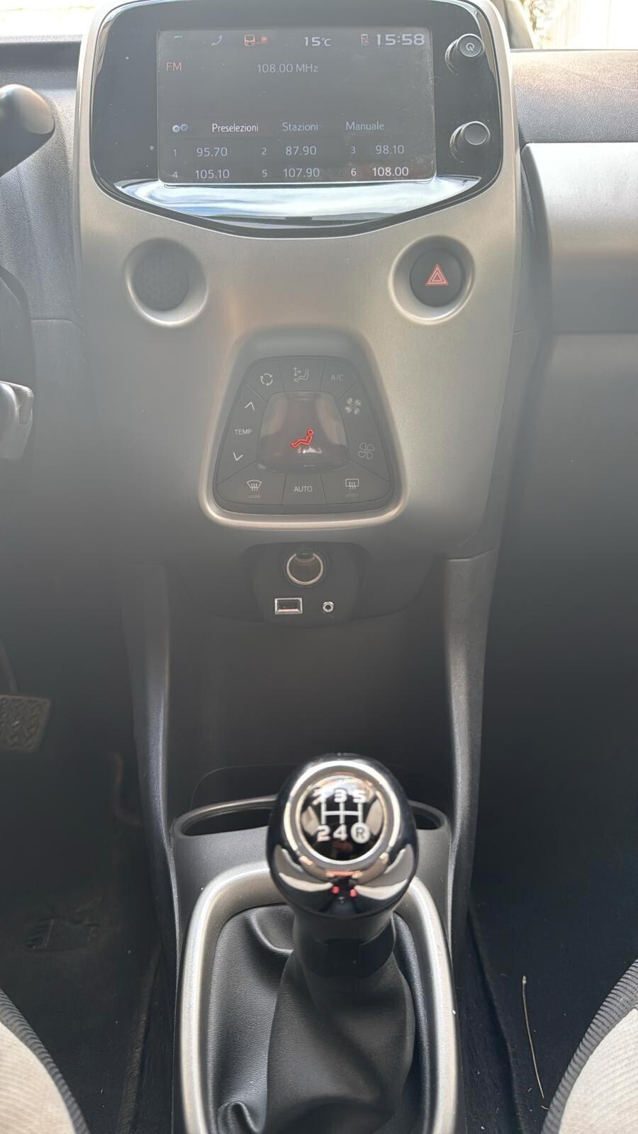 Toyota Aygo 1.0 VVT-i 72 CV 5 porte x-cool