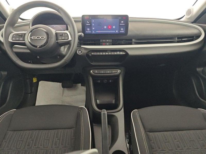 FIAT 600 Hybrid DCT MHEV