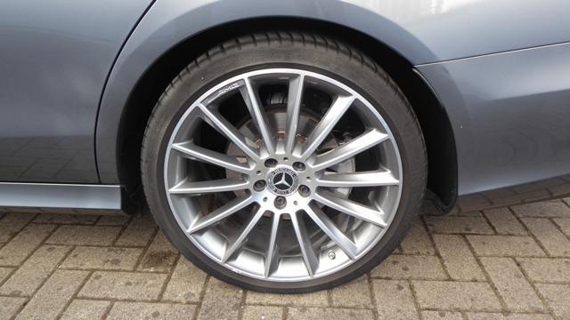 MERCEDES-BENZ E 220 d S.W. 4Matic Auto Premium AMG