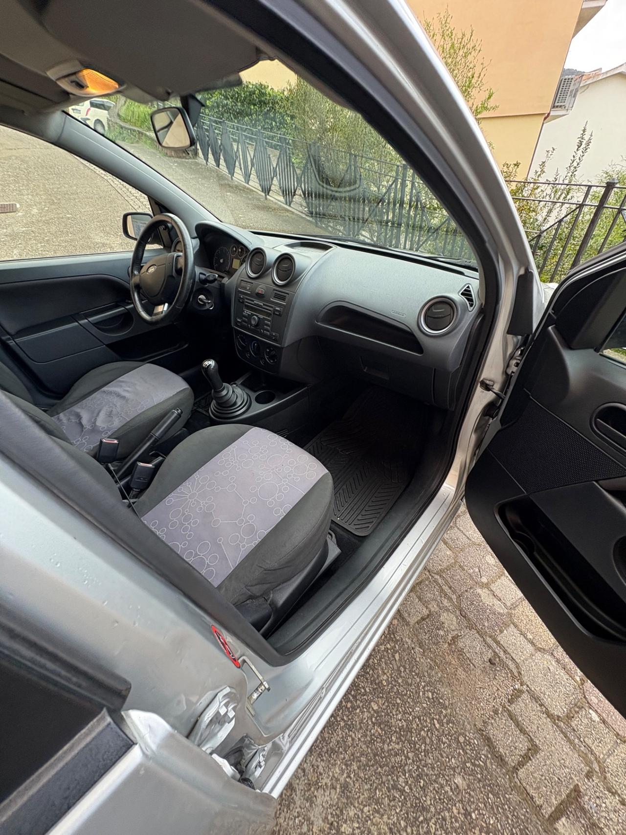 Ford Fiesta 1.4 TDCi 5p. Ghia