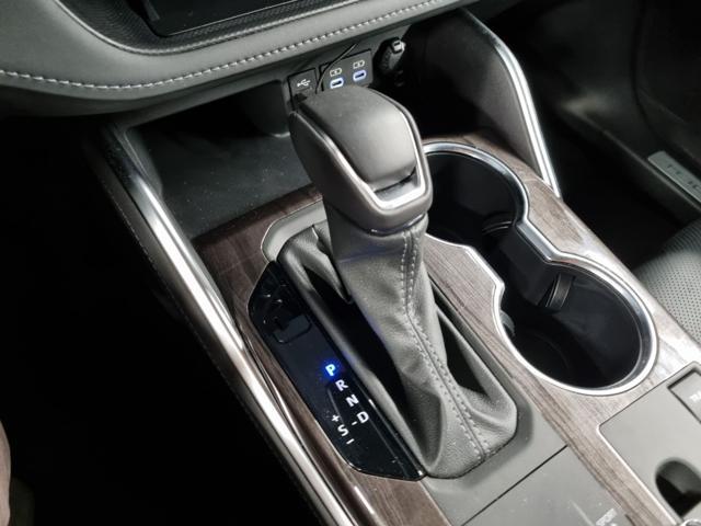 TOYOTA Highlander AWD-I LOUNGE 7 POSTI