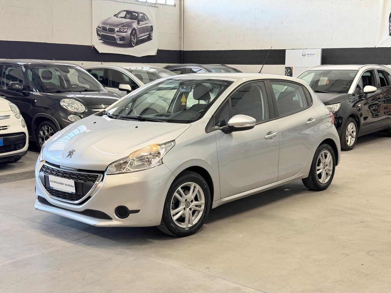 Peugeot 208 1.4 HDi 68 CV 5 porte Allure