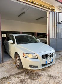 Volvo V50 D2 R-design