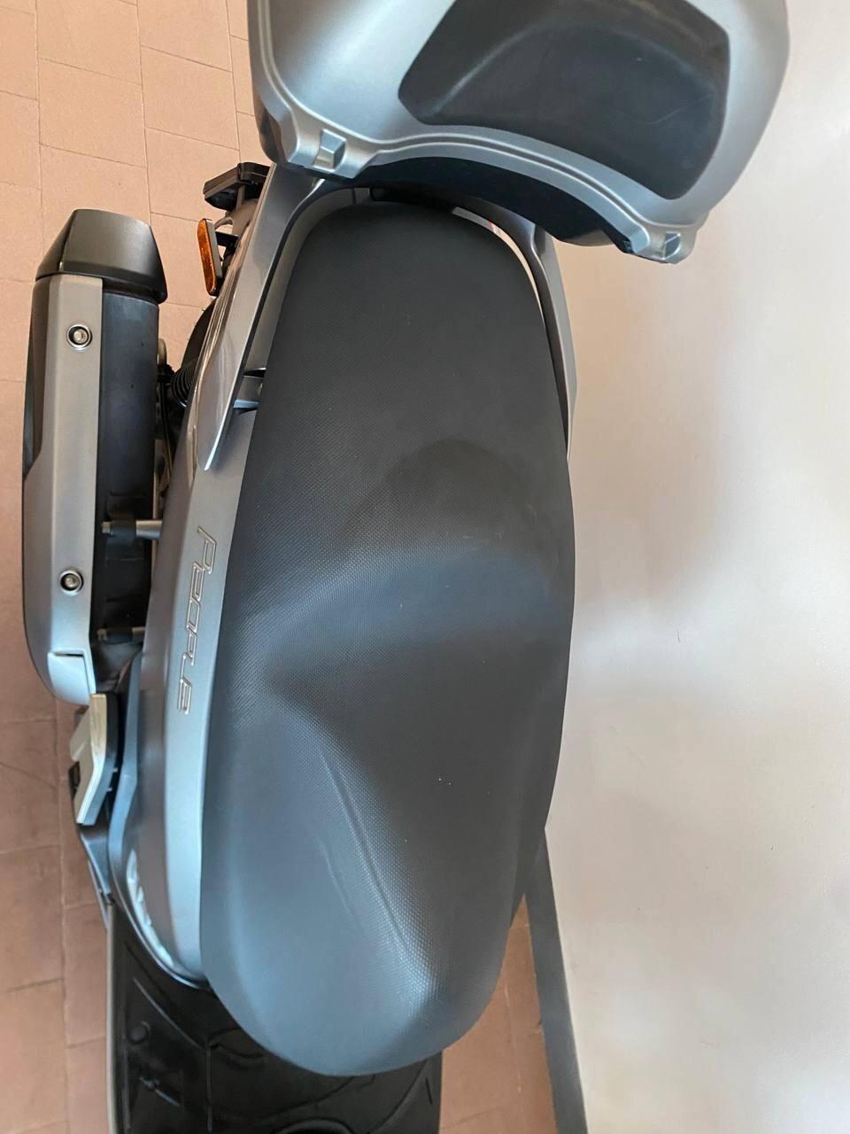 Kymco People GT300i gt