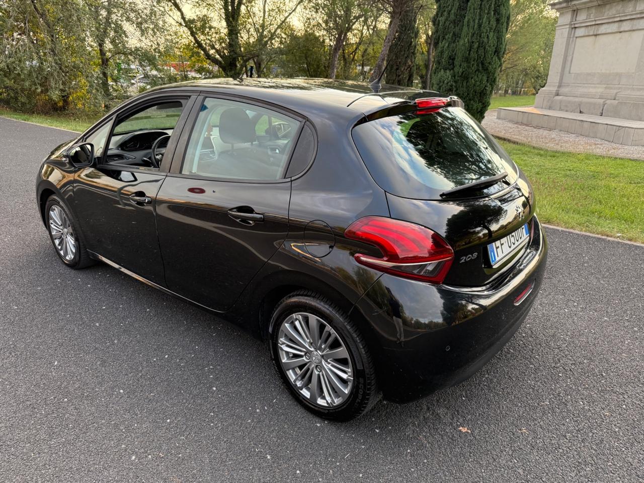 Peugeot 208 PureTech 82 5 porte Allure