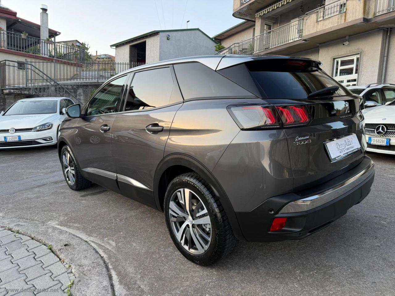 PEUGEOT 3008 BlueHDi 130 S&S EAT8 Allure