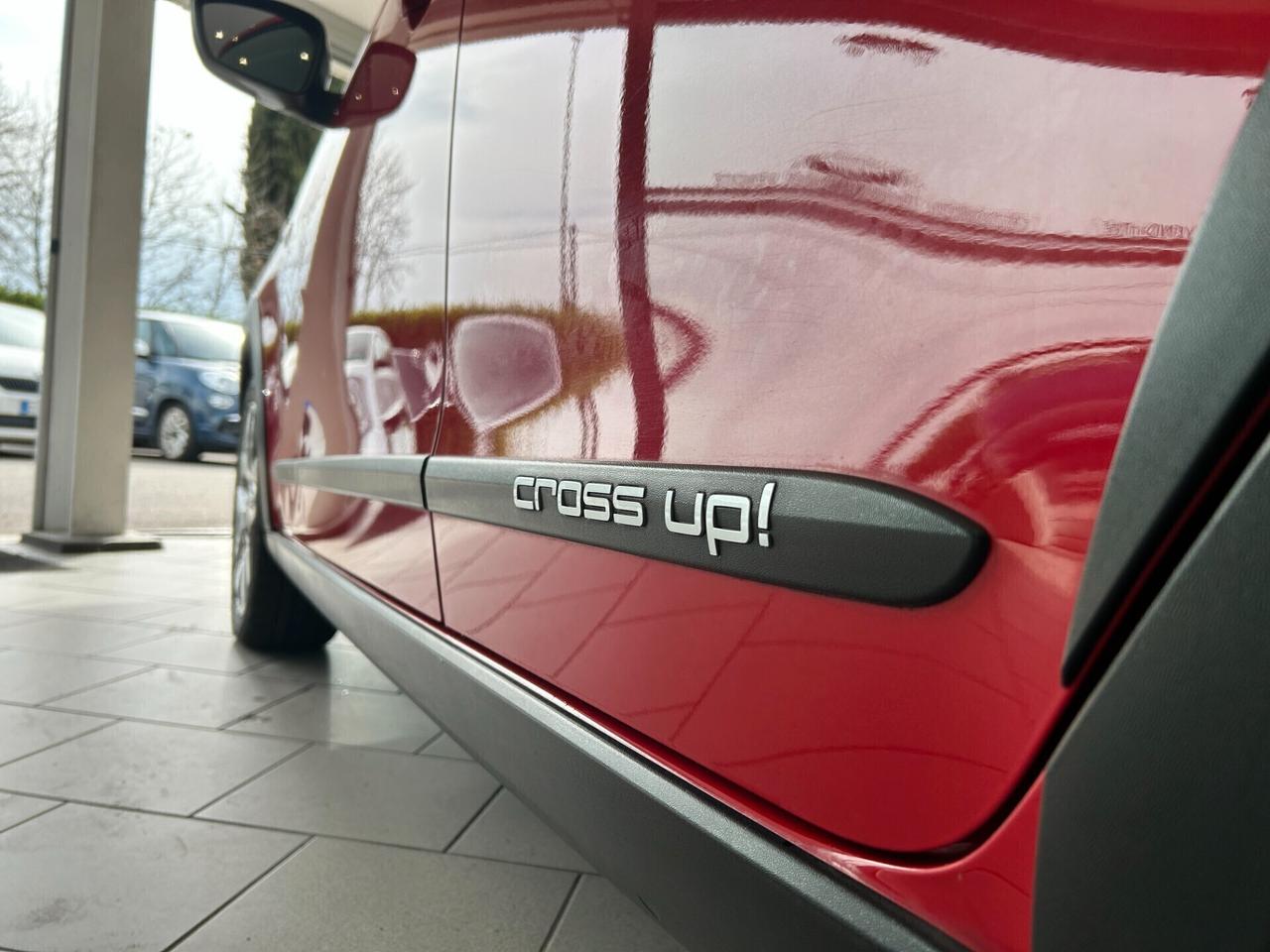 Volkswagen up! 1.0 75 CV 5p. cross up!
