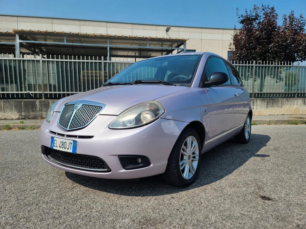 Lancia Ypsilon 1.4 Unyca Ecochic GPL X NEOPATENTATI