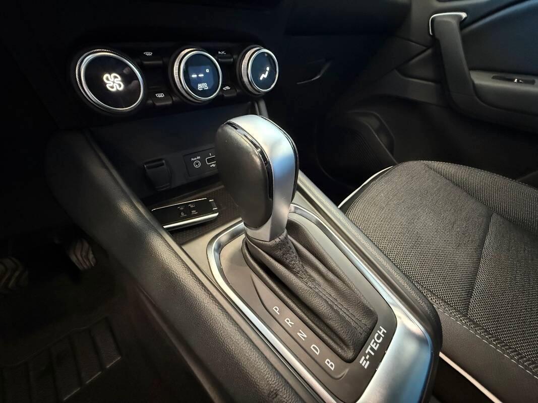 Renault Captur 1.6 E-Tech hybrid Intens 145cv auto