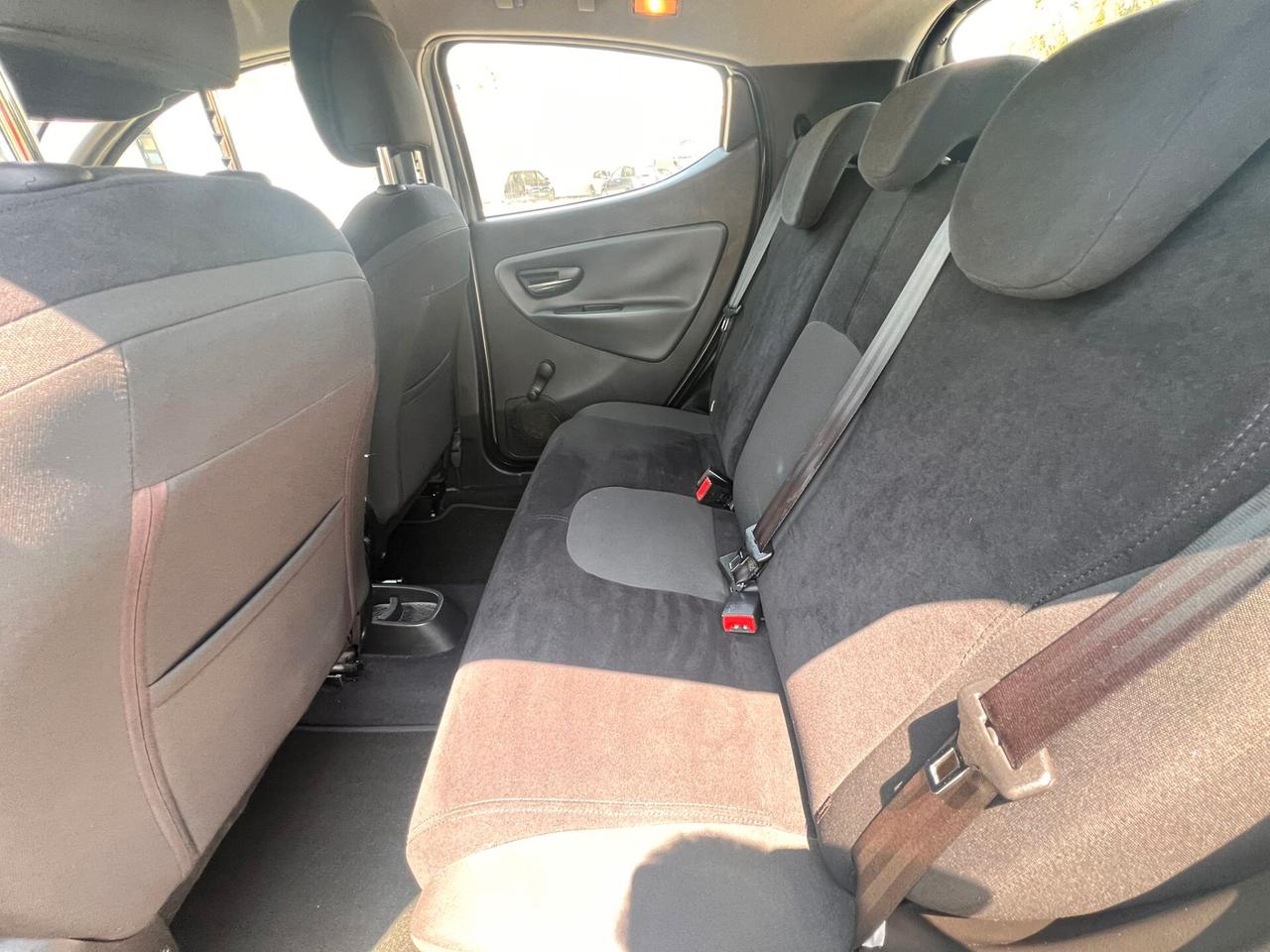 Lancia Ypsilon 1.3 MJT 16V 95 CV 5 porte S&S Silver