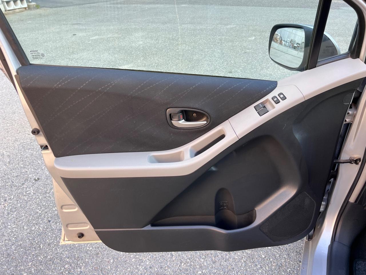 Toyota Yaris 1.3 5 porte Sol