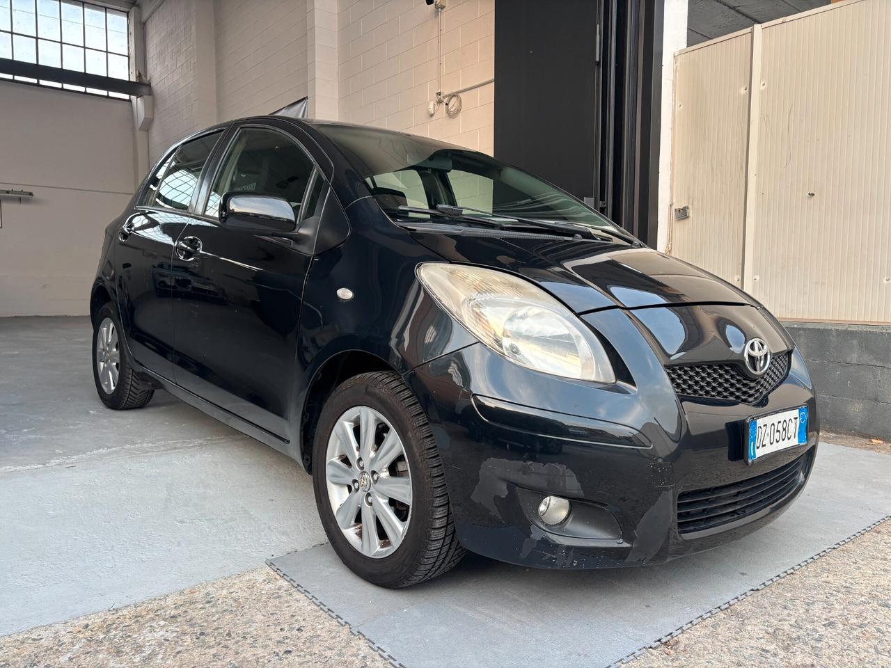 Toyota Yaris 1.0 5 porte Sol