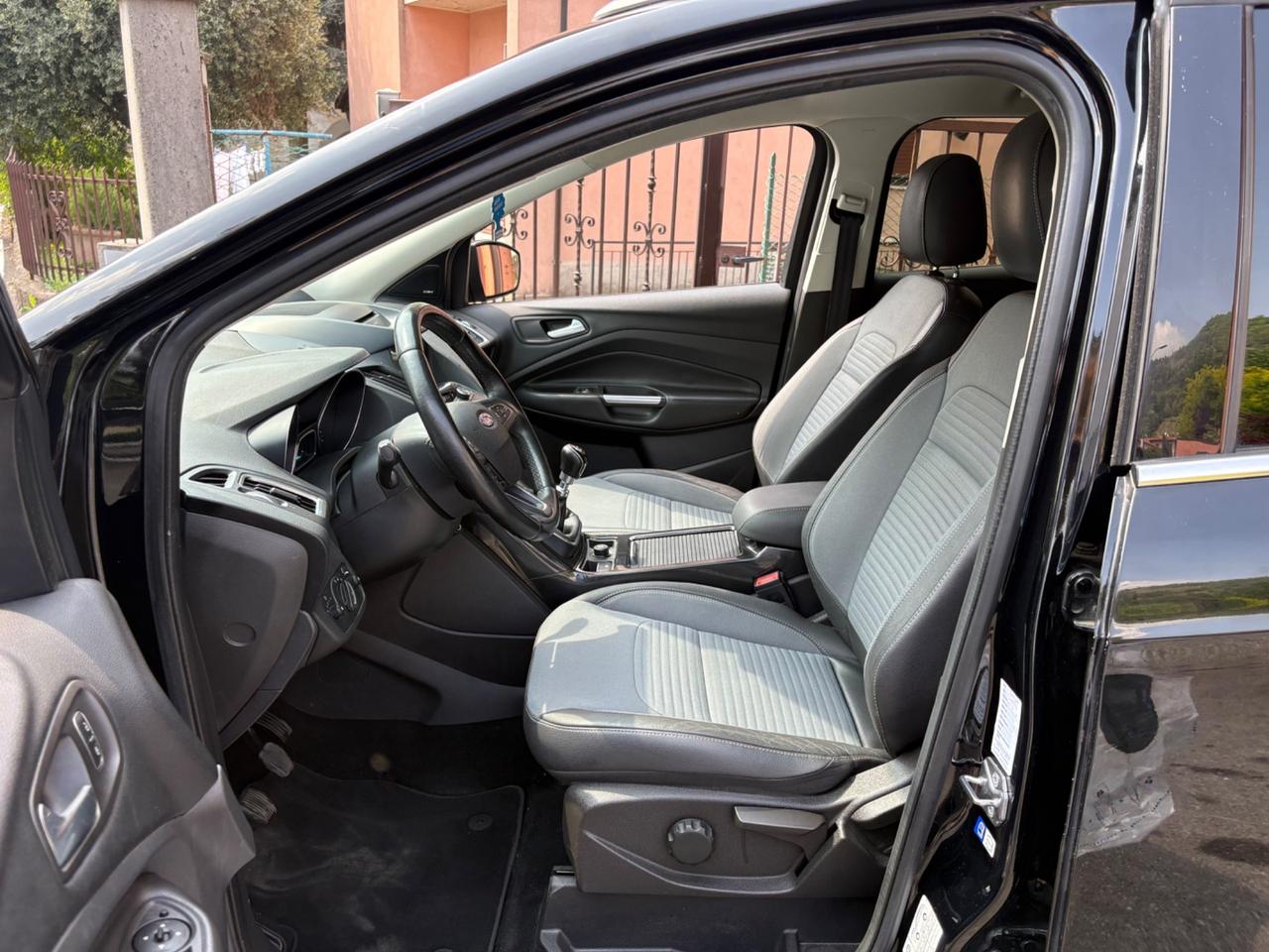 Ford Kuga 1.5 TDCI 120 CV S&S 2WD Titanium