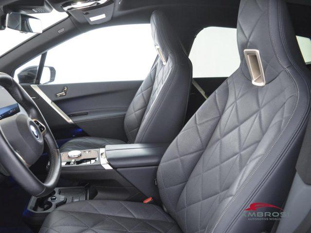 BMW iX xdrive50 pacchetto sportivo