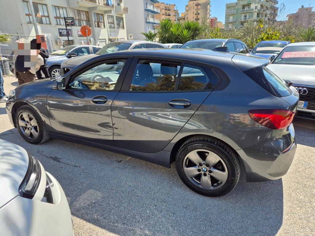 BMW NEW 116d Business Advantage