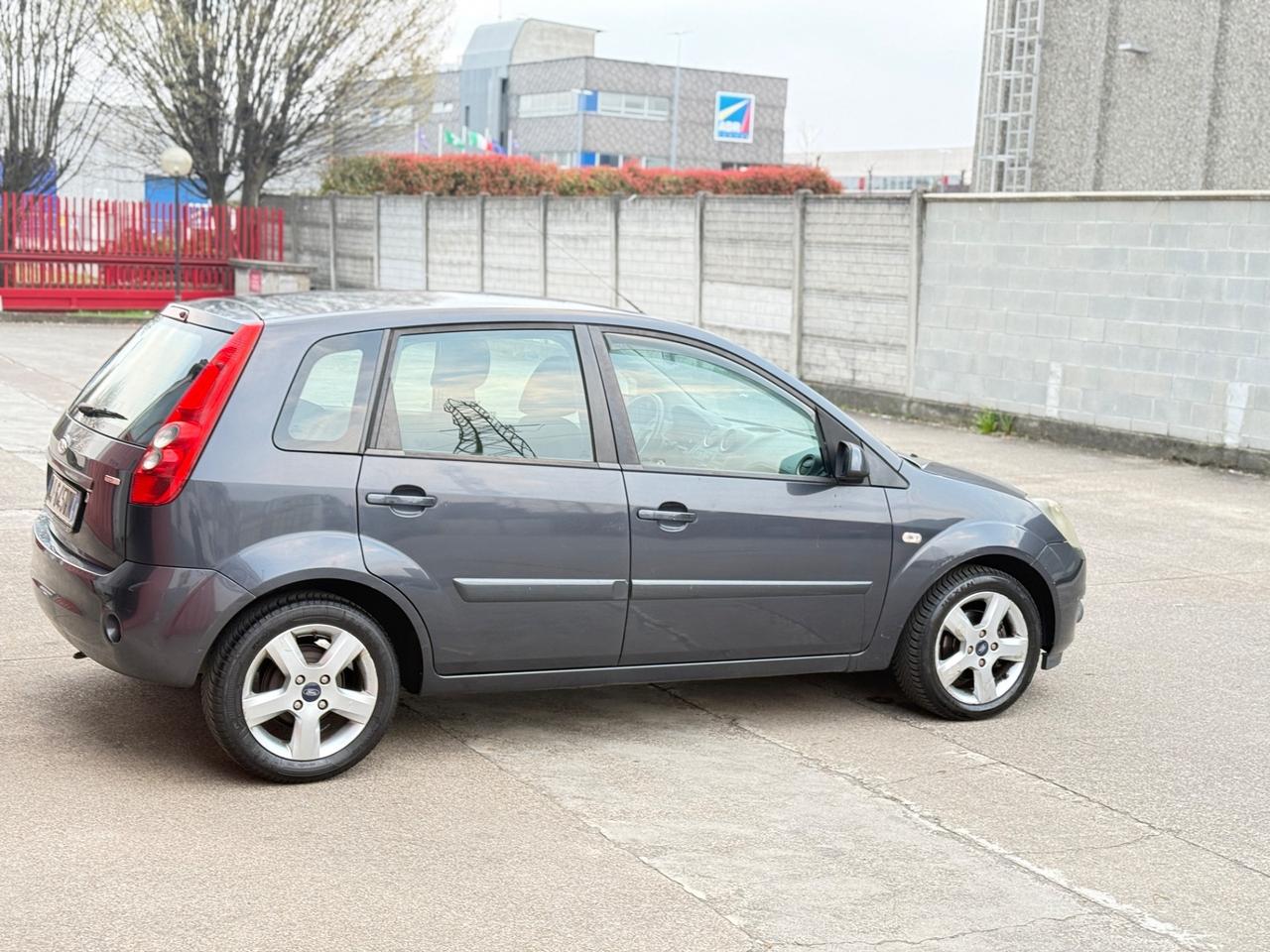 Ford Fiesta 1.4 TDCi 5p. Ghia