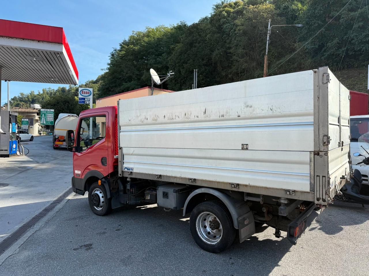Nissan Cabstar 32.11 2.5 TDI PC Cabinato RIBALTABILE TRILATERALE