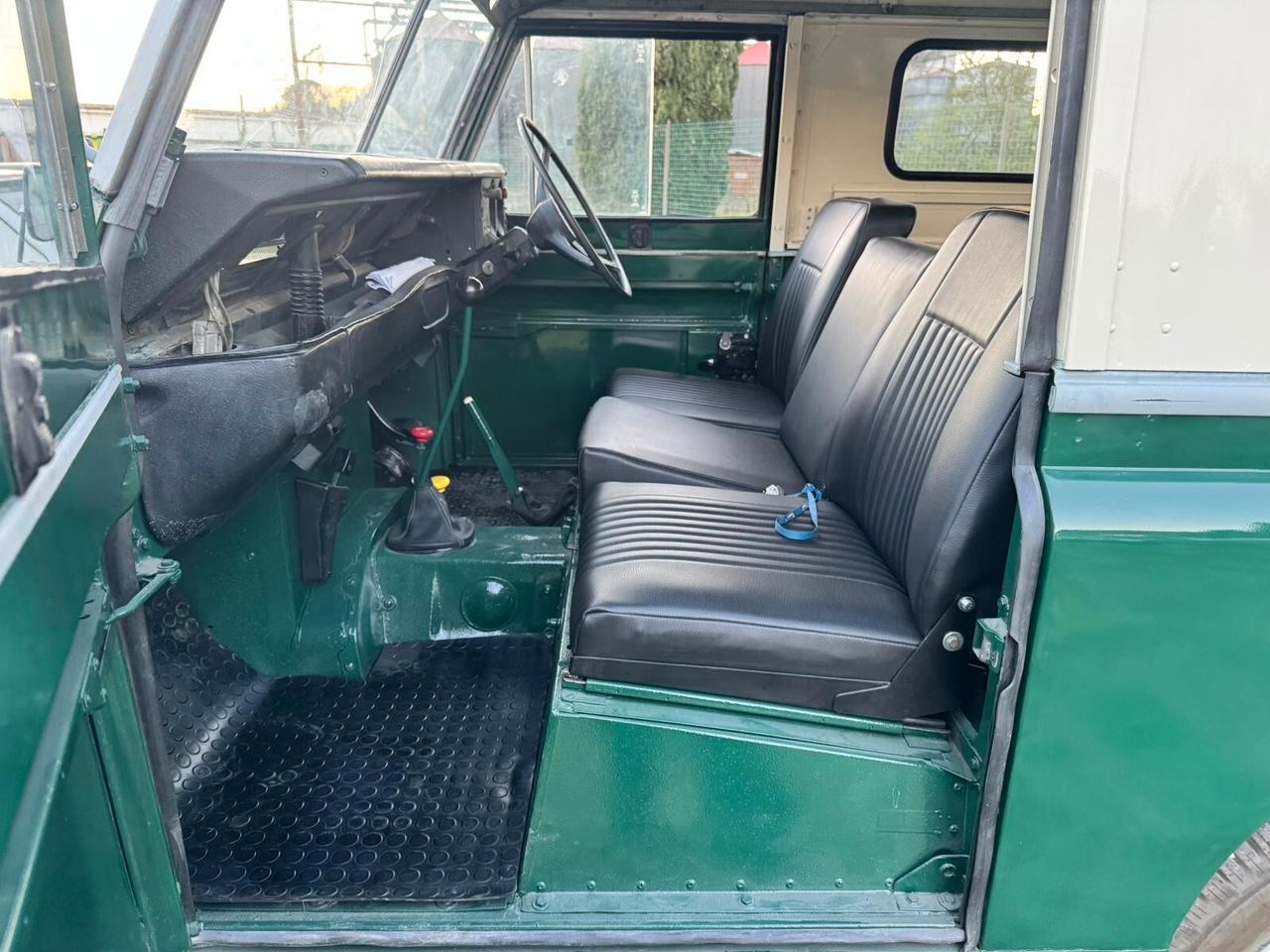 Land Rover Series III 88