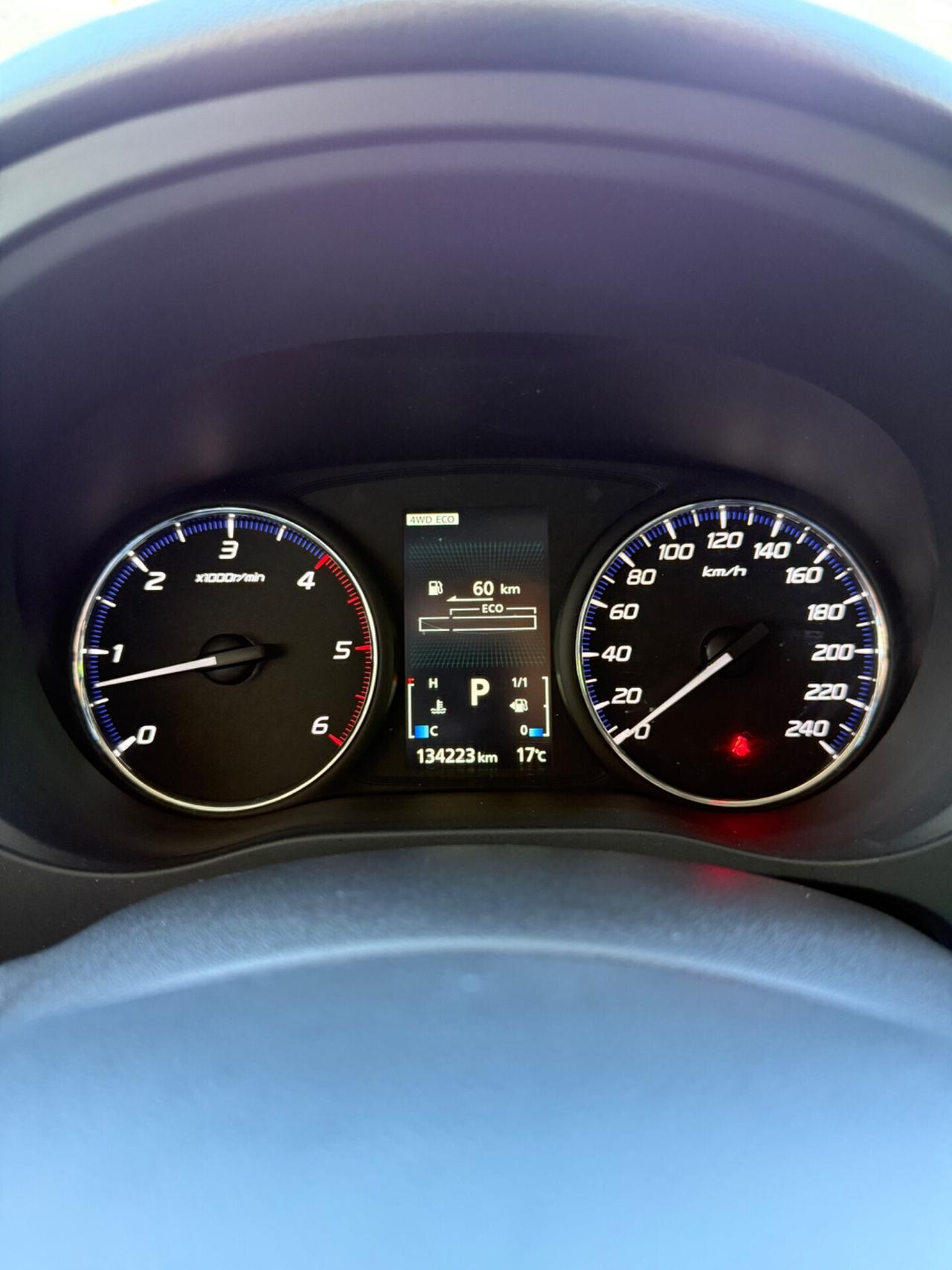 MITSUBISHI OUTLANDER 2.2 DI-D 4WD INSTYLE 7posti