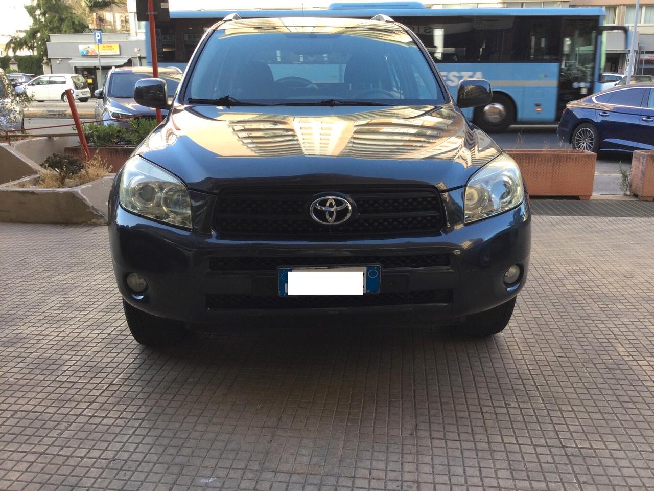 Toyota RAV 4 2.2 D-4D 136 CV Luxury