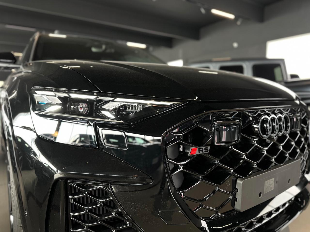Audi Q8 RS SUV performance 471 kW tiptronic