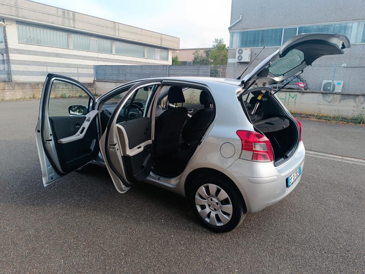 Toyota Yaris 1.0 5 porte SOLAMENTE 108.000 KM