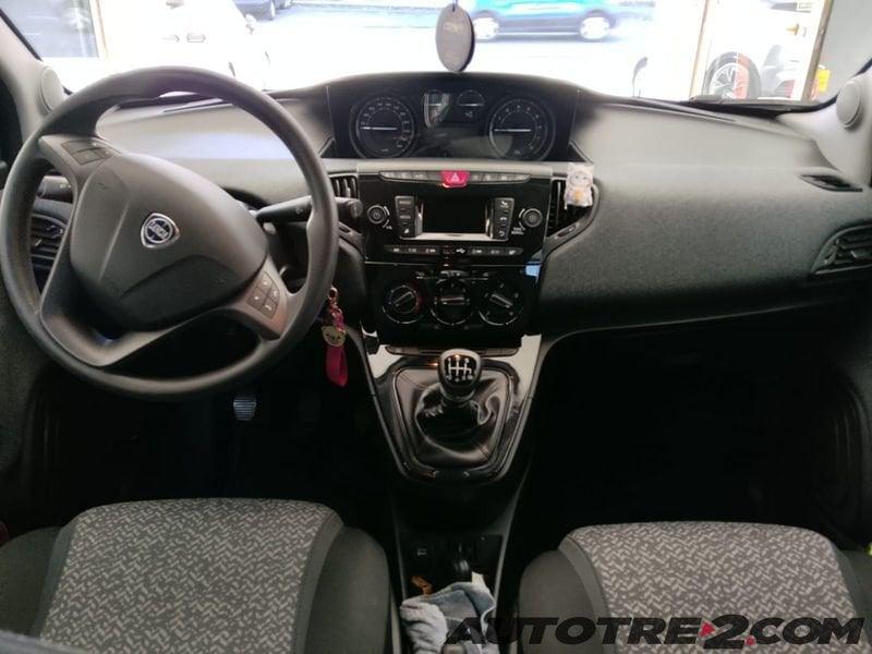 Lancia Ypsilon Ypsilon 1.0 firefly hybrid Gold Plus s&s 70cv