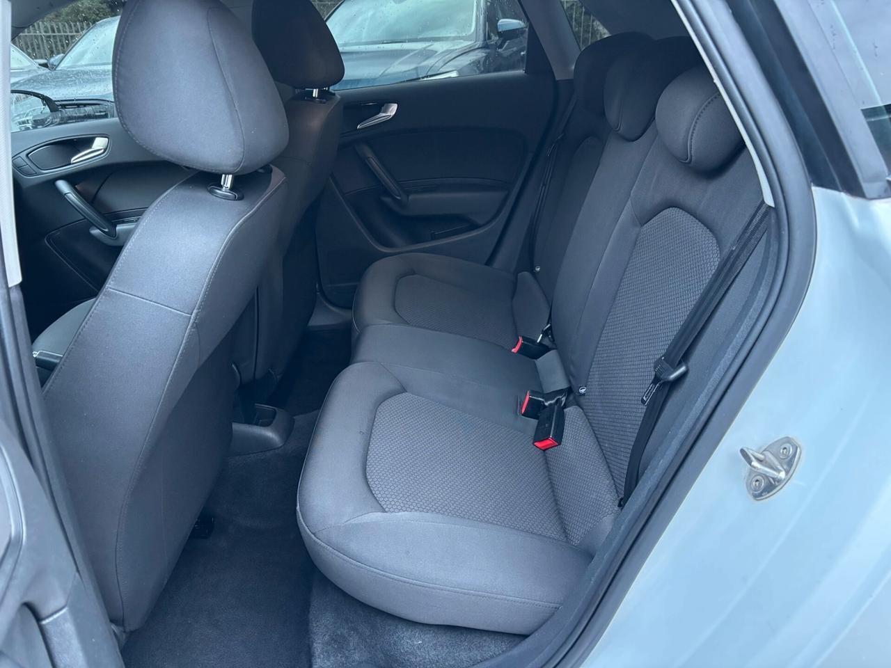 Audi A1 SPB 1.6 TDI S tronic Admired perla 90 cv