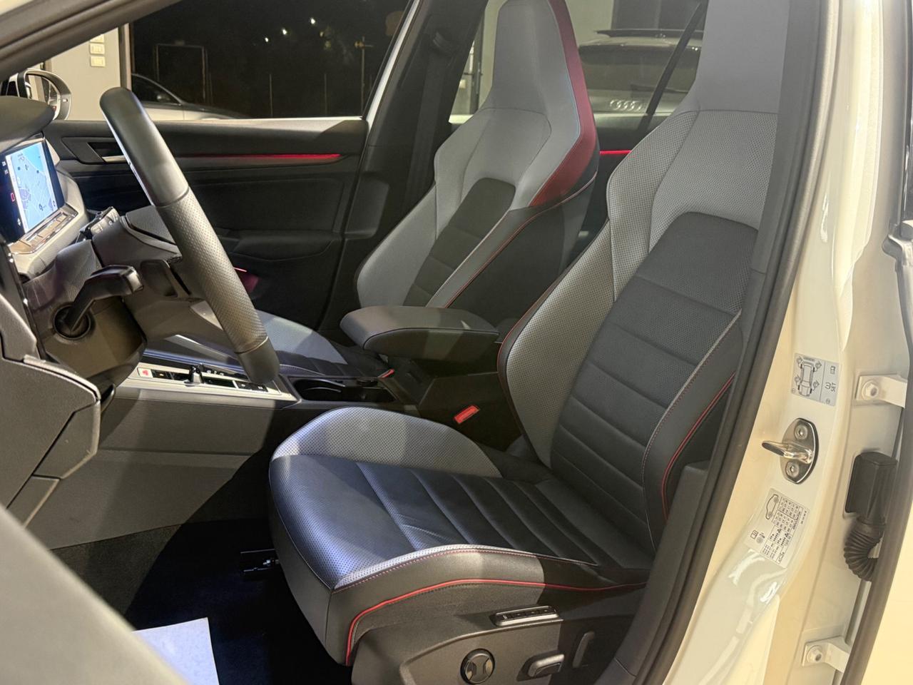 Volkswagen Golf GTI 2.0 TSI BlackStyle