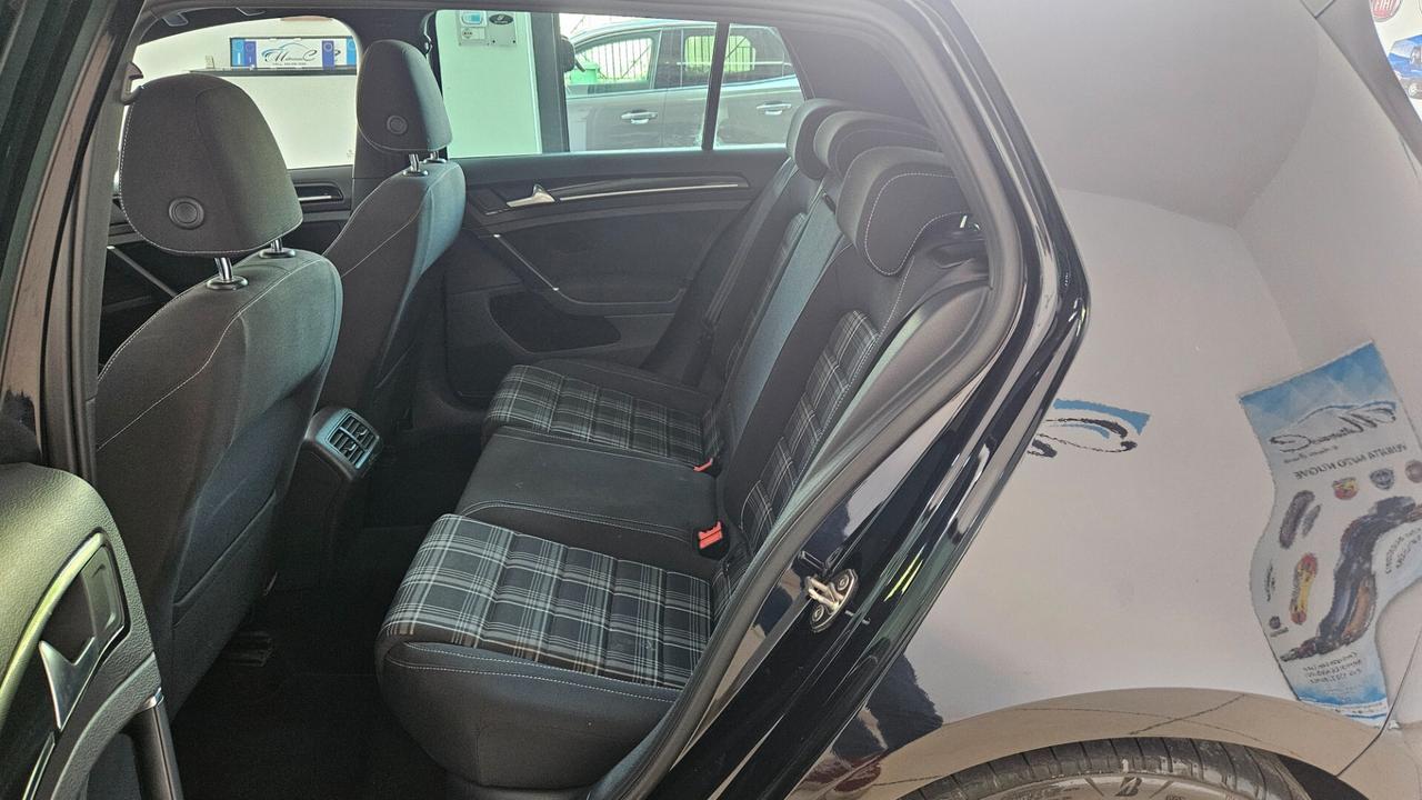 Volkswagen Golf GTD 2.0 TDI DSG 5p. Tetto Apribile