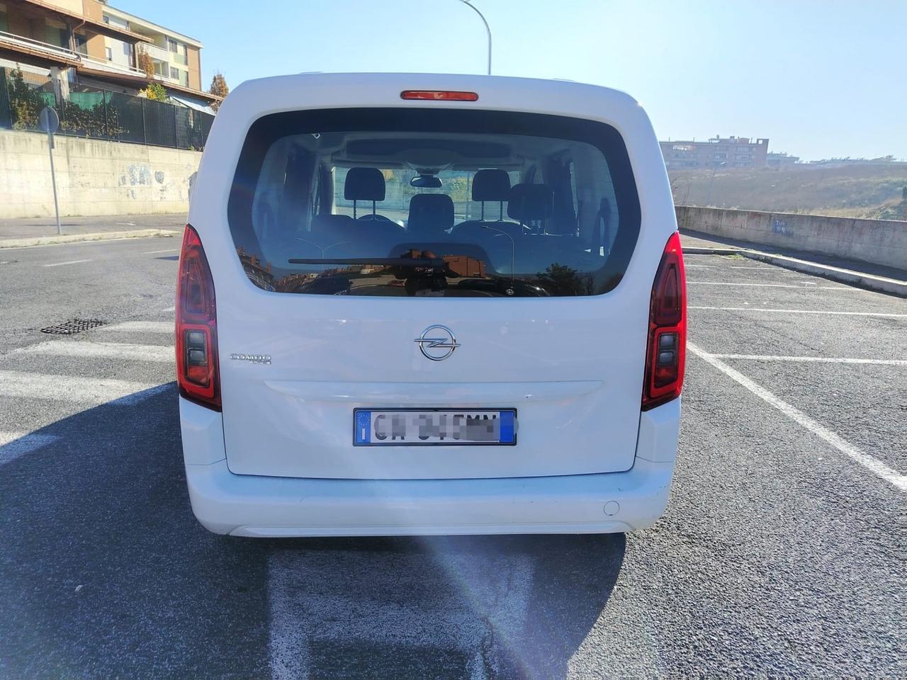 Opel Combo Life 1.5D 130 CV S&S AT8 Innovation anche per NEOPATENTATI