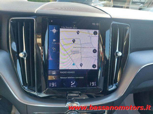 VOLVO XC60 B4 (d) AWD Geartronic Momentum Pro PROMO PRIMAVERA