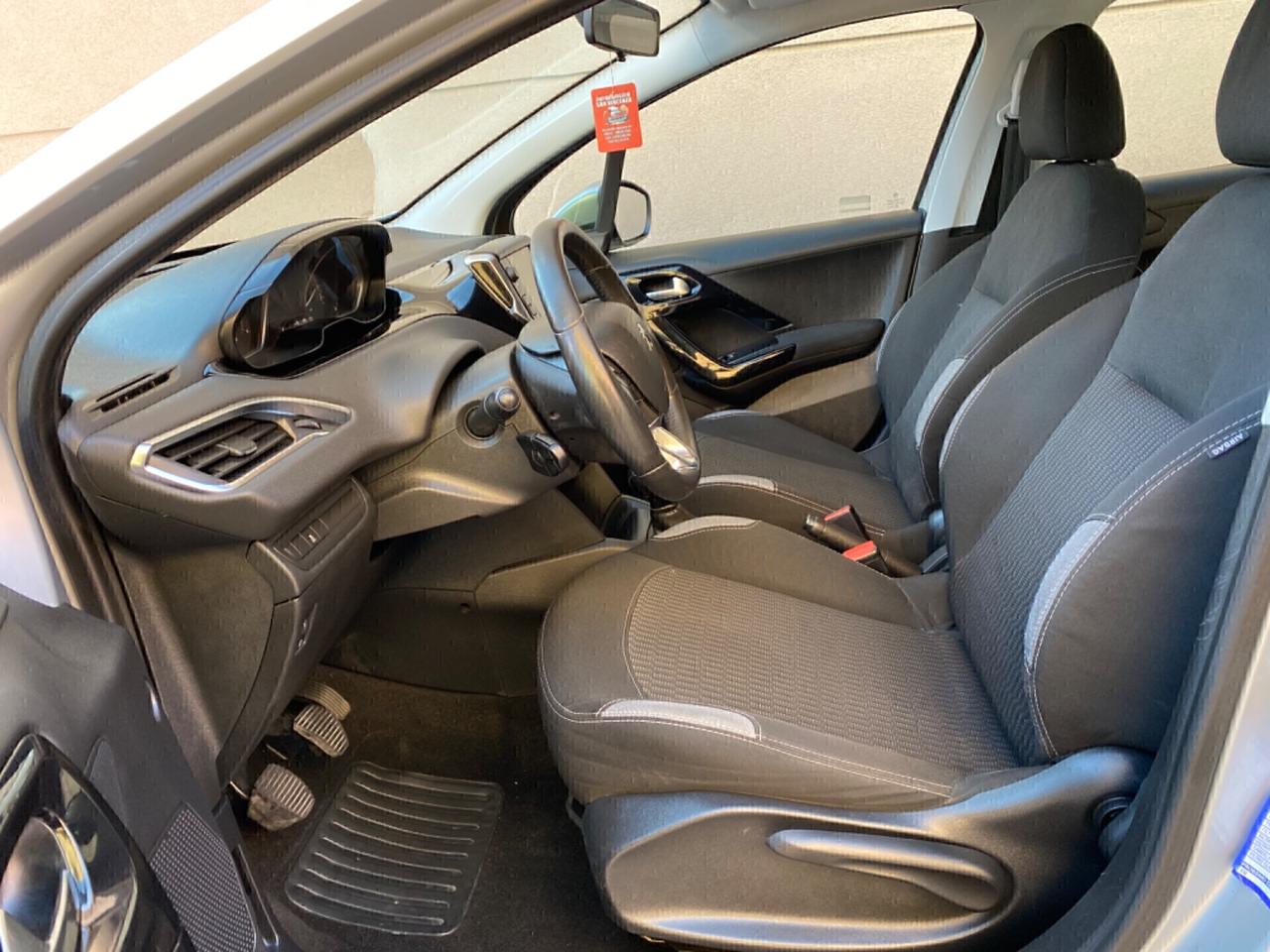 Peugeot 208 1.2 Benzina