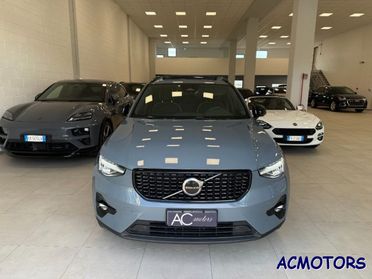 VOLVO XC40 B3 automatico Ultimate Dark