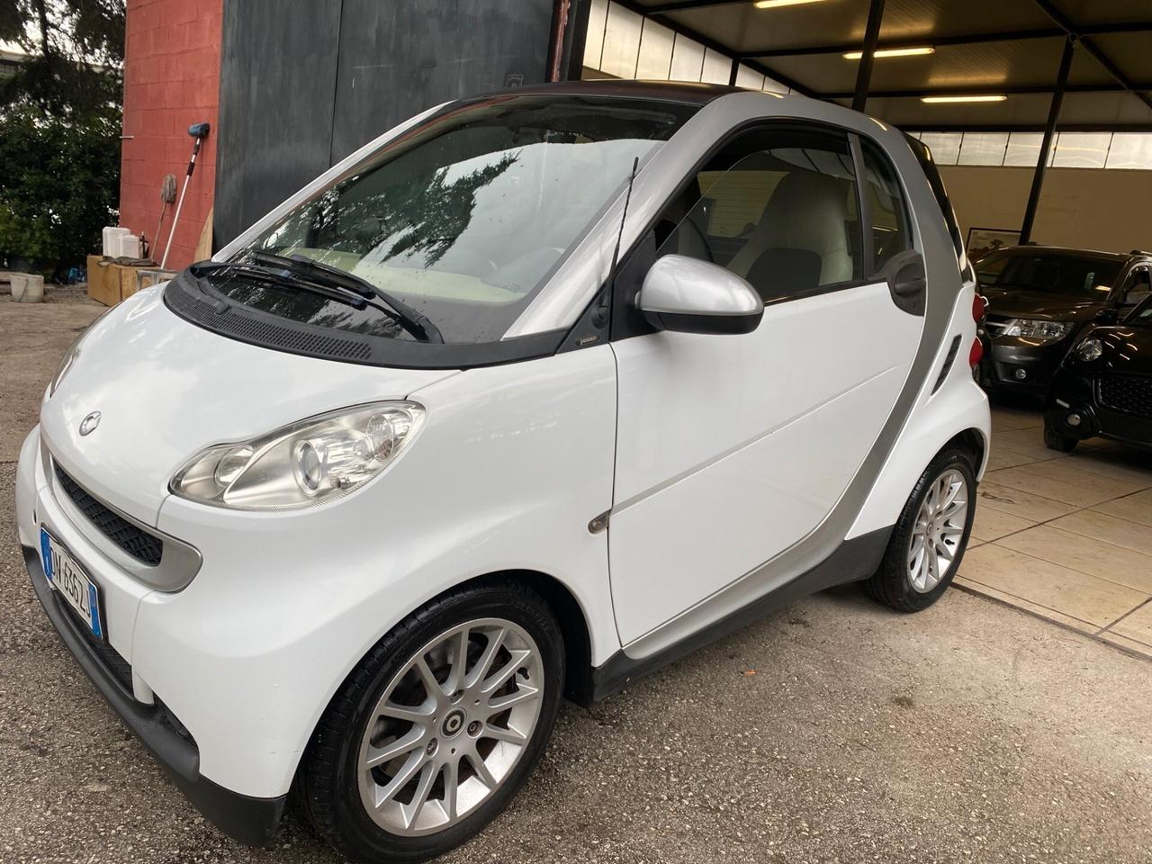 Smart ForTwo 1000 52 kW coupé LIMITED