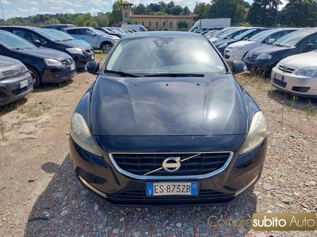 VOLVO V40 D2 1.6 Momentum