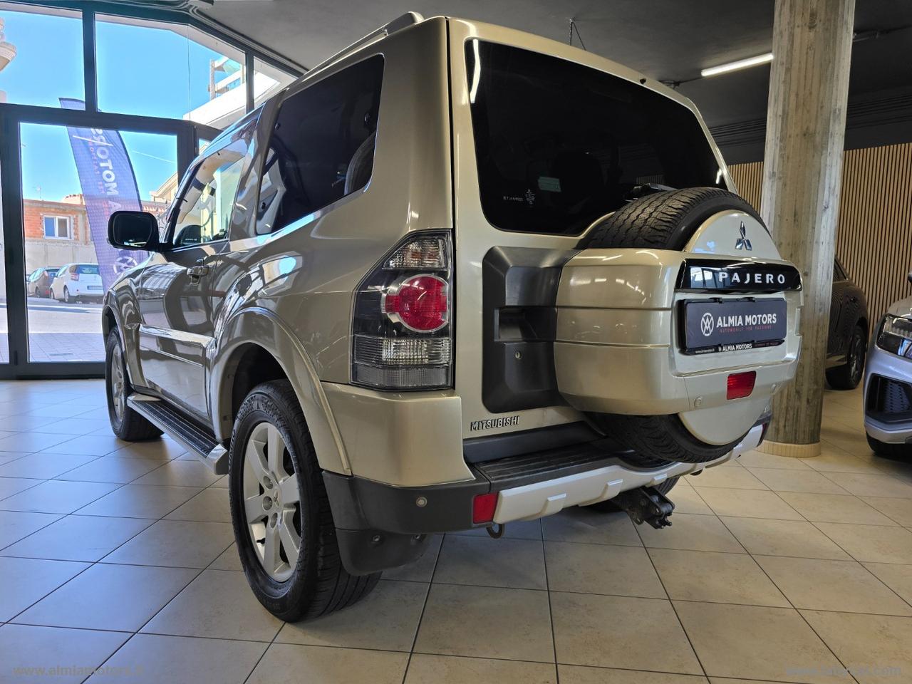MITSUBISHI Pajero 3.2 DI-D 16V A/T 3p. Instyle