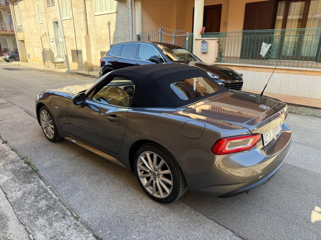 Fiat 124 Spider 1.4 MultiAir America iva esposta