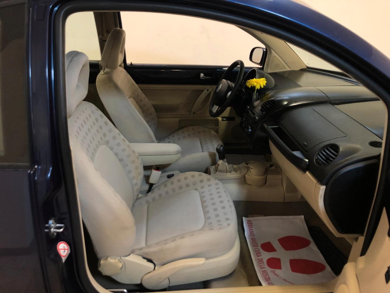 Volkswagen New Beetle 1.6 GPL FULL DISTRIBUZIONE TAGLIANDATA NEOPATENTATI
