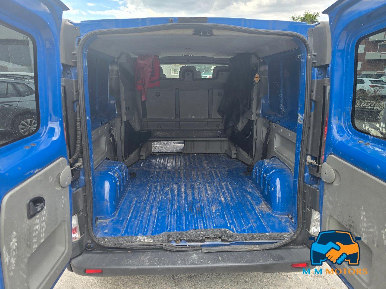 RENAULT Trafic T29 2.5 dci 16v 140cv L2H1 N1 6p.ti