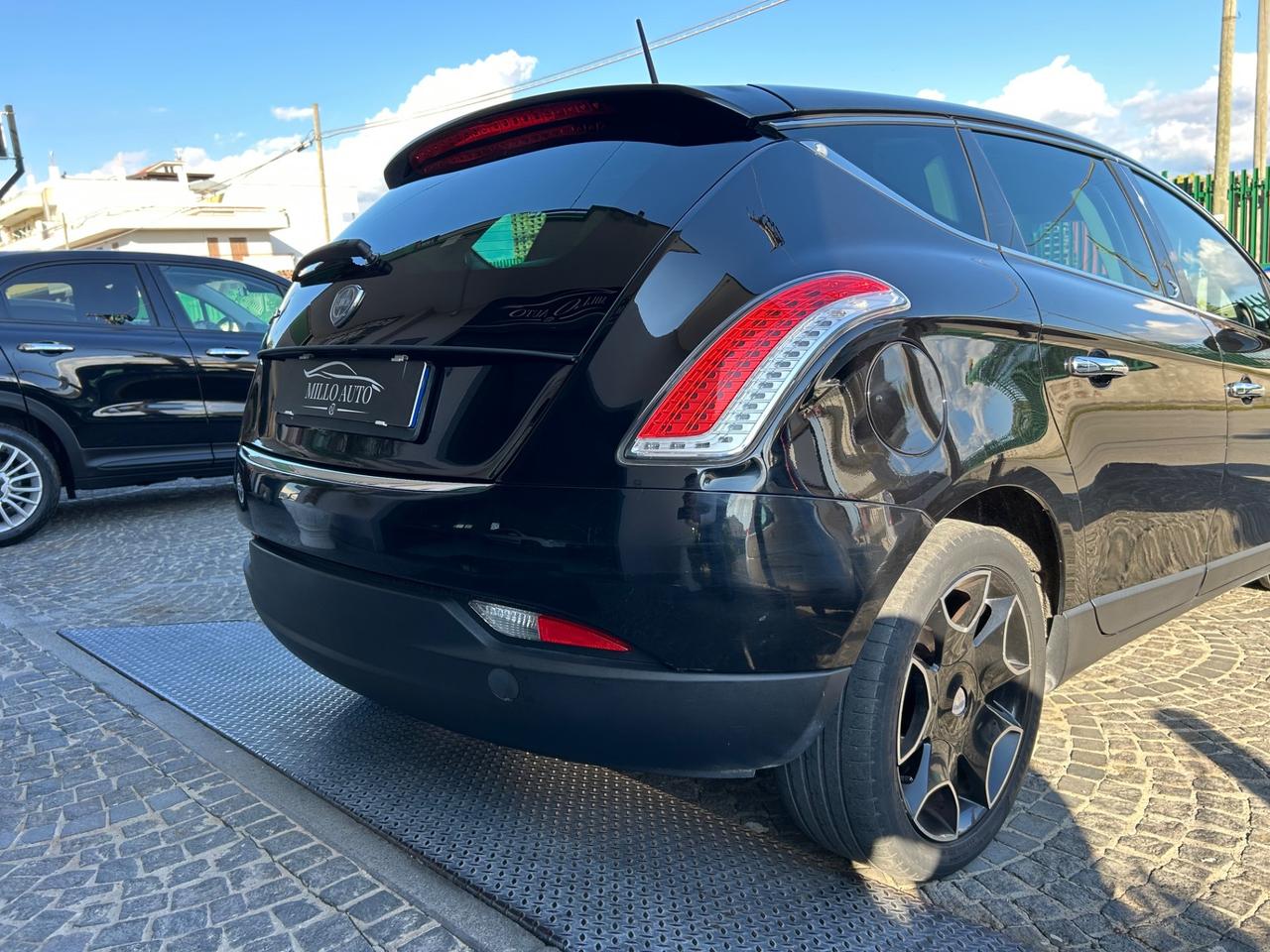 Lancia Delta 1.6 MJT 120cv DPF Oro