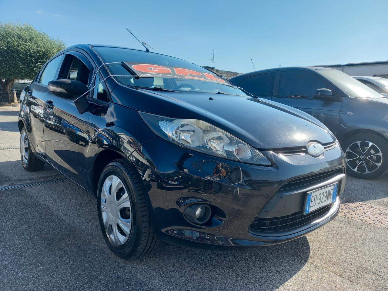 Ford Fiesta 1.2 Gpl Titanium 5 porte