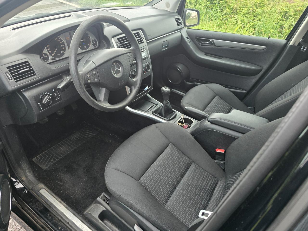 MERCEDES B180 CDI CROME "OK NEOPATENTATI"