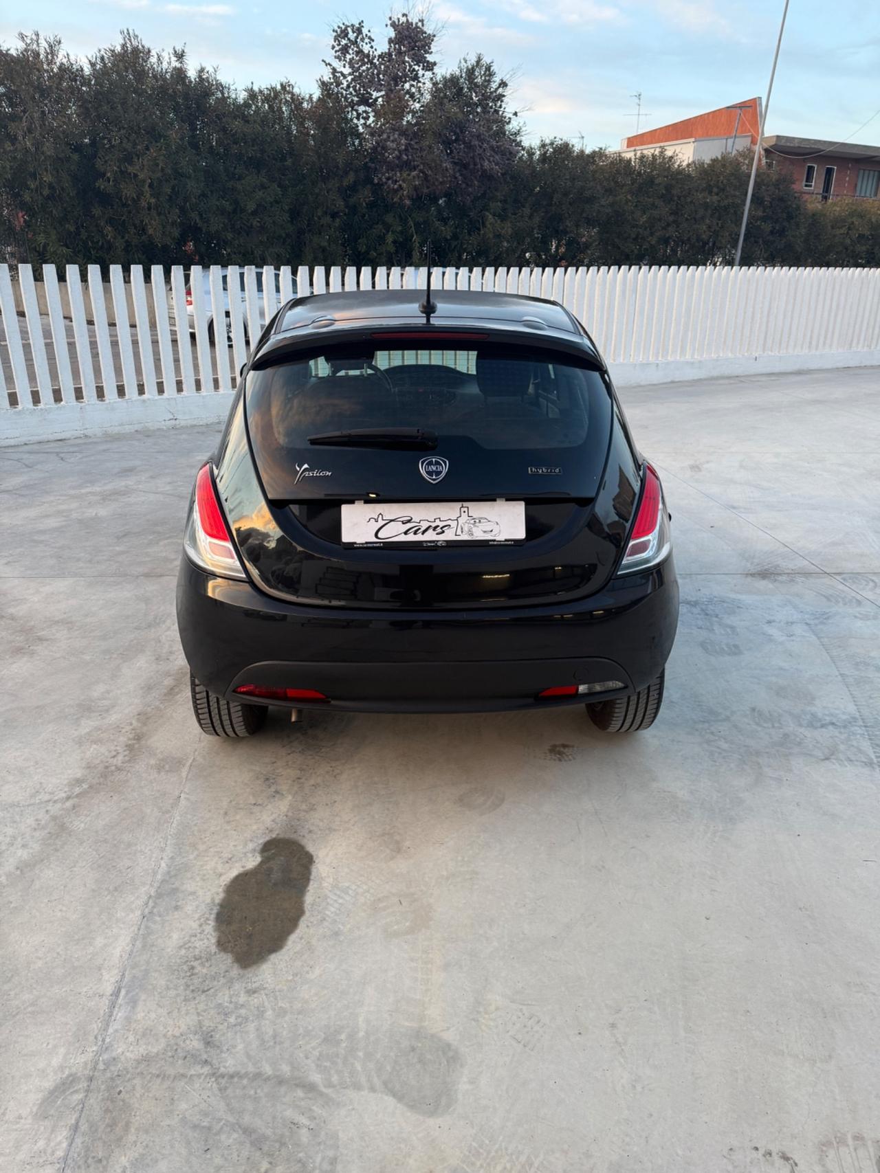 Lancia Ypsilon 1.0 FireFly 5 porte S&S Hybrid Ecochic Gold